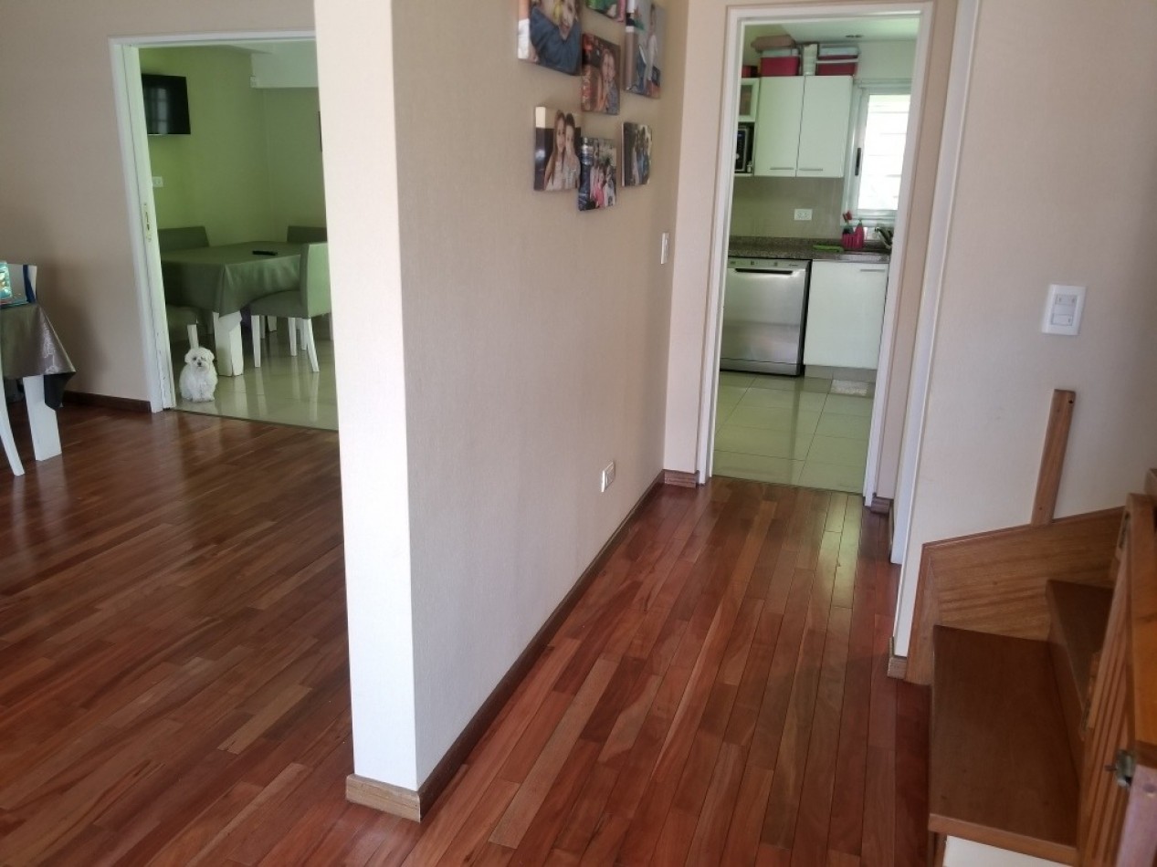 ***SUSPENDIDA***Se vende Moderna y amplisima casa en complejo de 5 casas en Martinez 