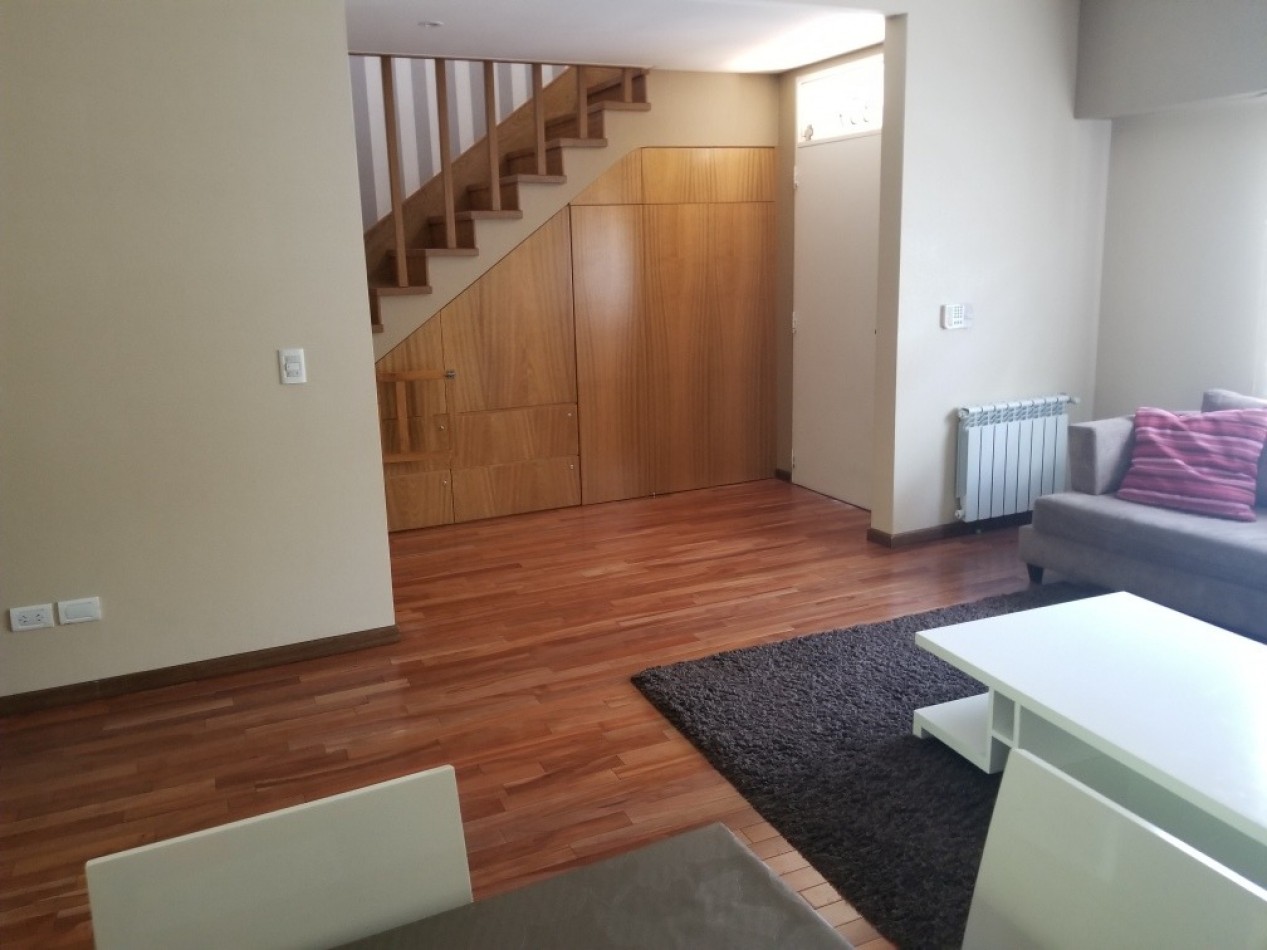 ***SUSPENDIDA***Se vende Moderna y amplisima casa en complejo de 5 casas en Martinez 