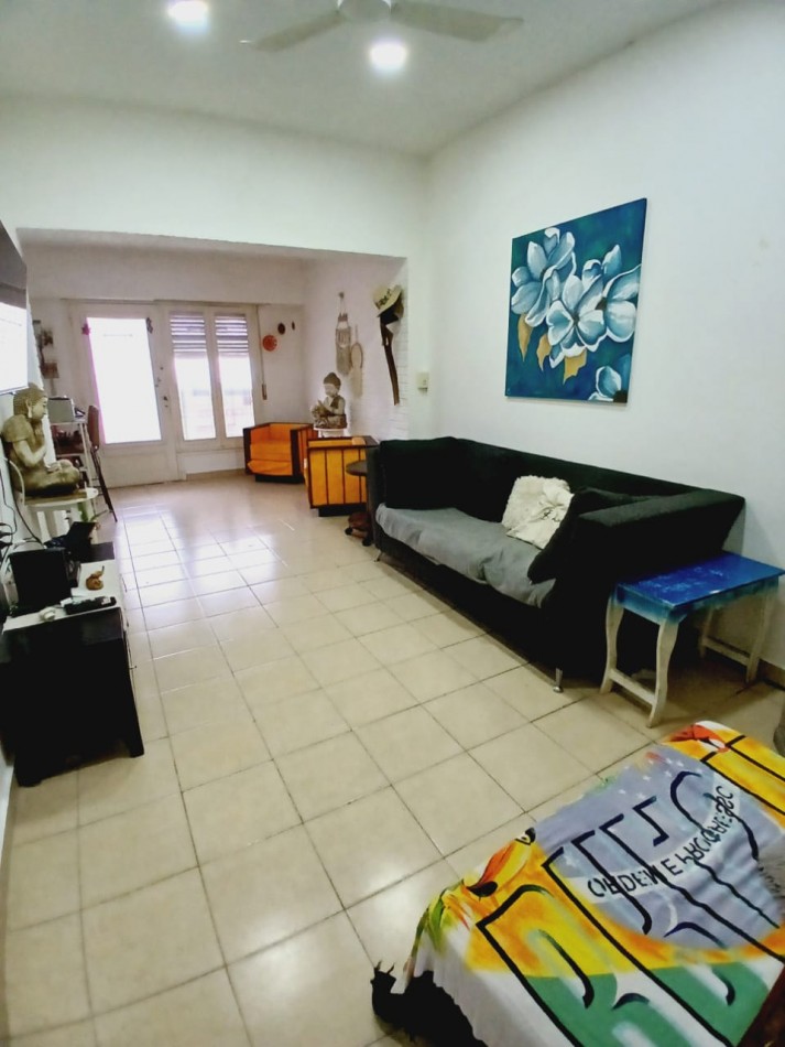 ¡Descubre tu proximo hogar en esta encantadora casa en venta en Carapachay!
