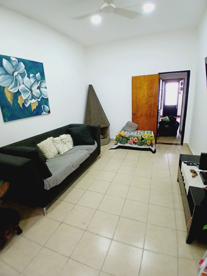 ¡Descubre tu proximo hogar en esta encantadora casa en venta en Carapachay!