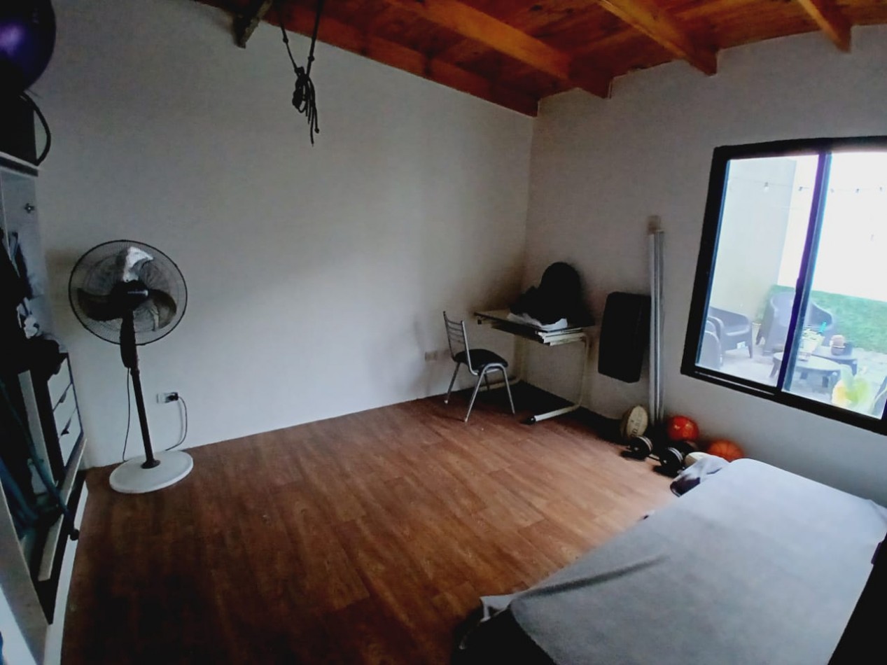 ¡Descubre tu proximo hogar en esta encantadora casa en venta en Carapachay!