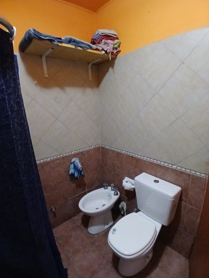 Se vende Departamento de 4 amb mas monoambiente y espacio guardacoche