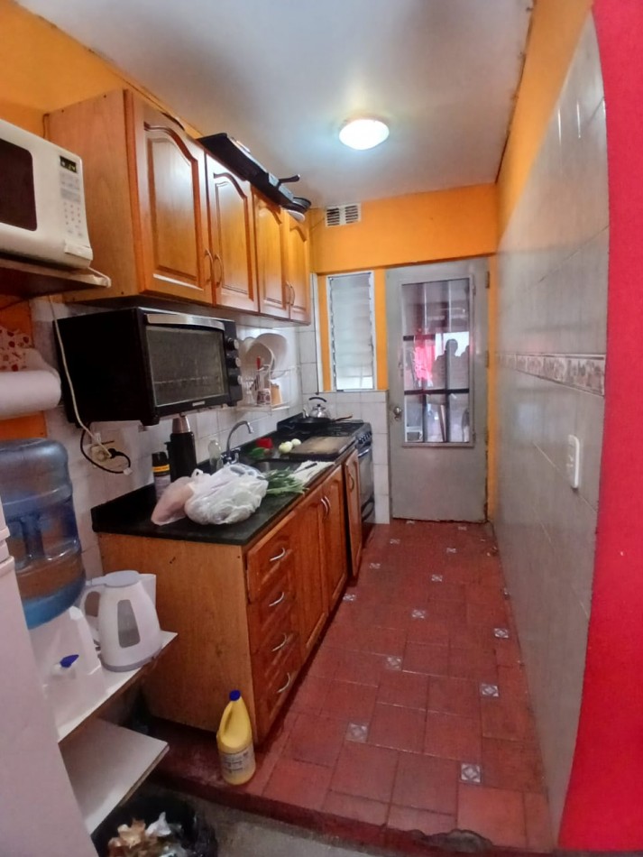 Se vende Departamento de 4 amb mas monoambiente y espacio guardacoche
