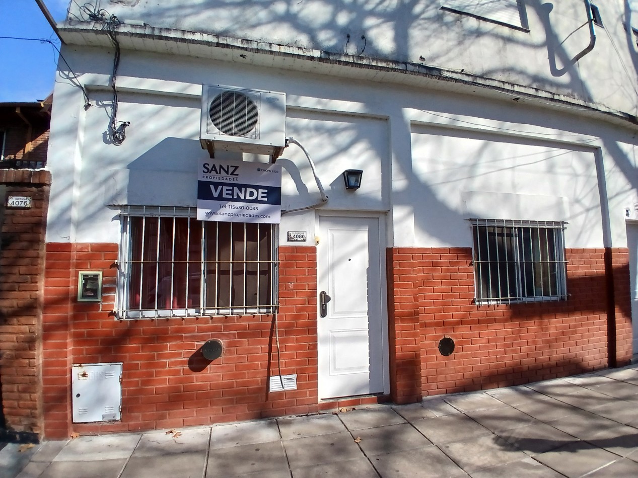 Se vende Departamento de 4 amb mas monoambiente y espacio guardacoche