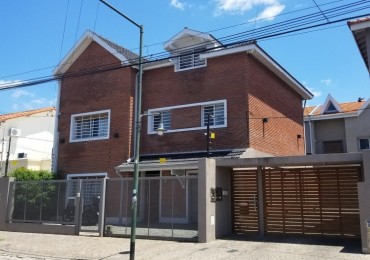 ***SUSPENDIDA***Se vende Moderna y amplisima casa en complejo de 5 casas en Martinez 
